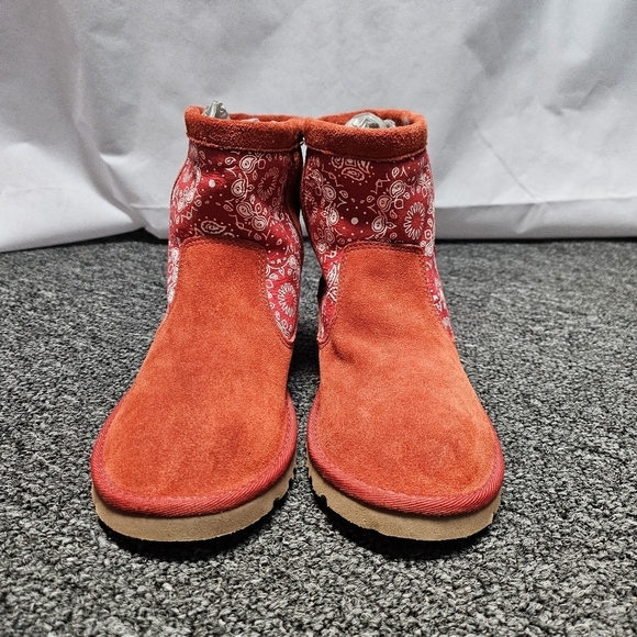 UGG Kaelou Red White Suede Bandana Booties Size 4 - Picture 2 of 8